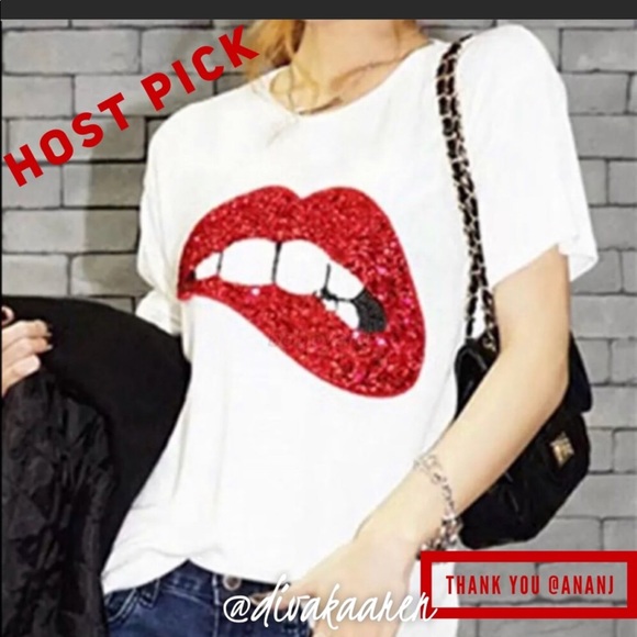 🎉HP🎉 5⭐️ Red Lips Glitter Tee Shirt/ Top - Picture 4 of 7